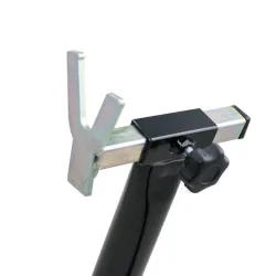Caballete trasero Benelli Leoncino 250 - 500 detalle adaptador Caballete trasero Benelli Leoncino 250 - 500 detalle adaptador