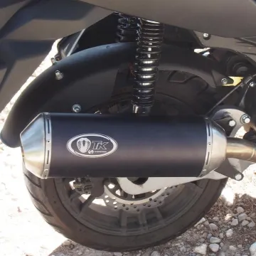 Escape TurboKit Gmax Wottan Storm 125 homologado detalle escape montado
