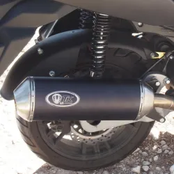Escape TurboKit Gmax Wottan Storm 125 homologado detalle escape montado
