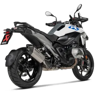 Escape Akrapovic BMW R 1300 GS 2024 Titanio S-B13SO4-HJGT vista lateral 2