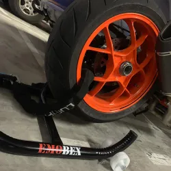 Caballete KTM 1390 Superduke - R - EVO 2024-2025 trasero vista candado