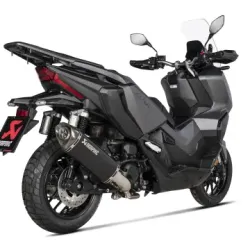 Escape Akrapovic Honda ADV 350 2022-2024 Inox Negro copa Carbono S-H3SO8-HRSSBL - vista 2